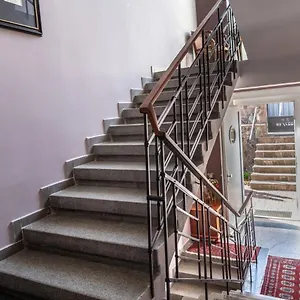  Apartmán 2+kk, 50 M2 V Klidne Lokalite. 10 Min Od Centra Prahy.