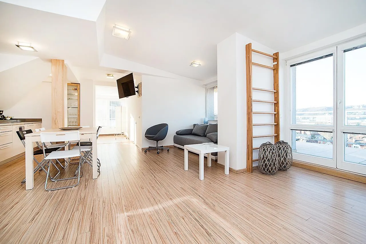 Castle View Apartment With 3 Balconies Ideal For Groups By Easybnb Prag Tschechische Republik