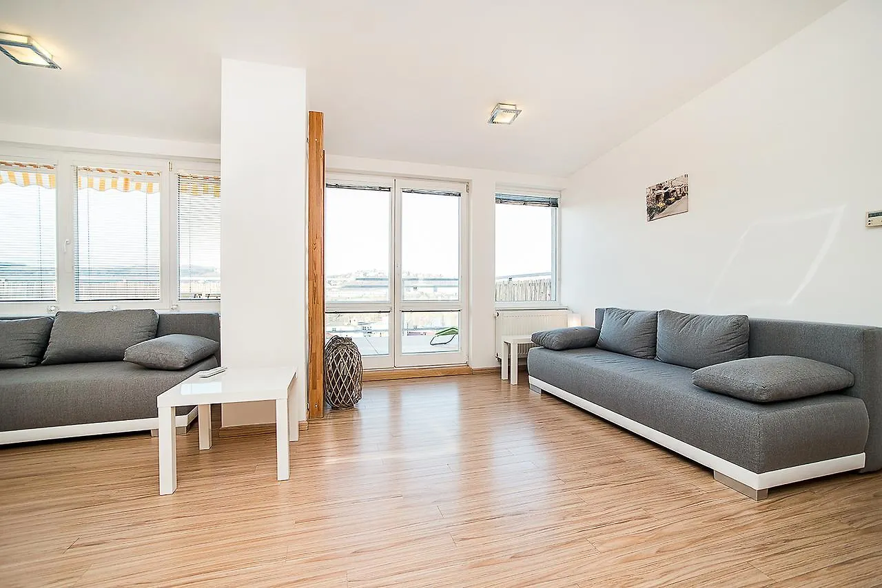 Castle View Apartment With 3 Balconies Ideal For Groups By Easybnb Praga