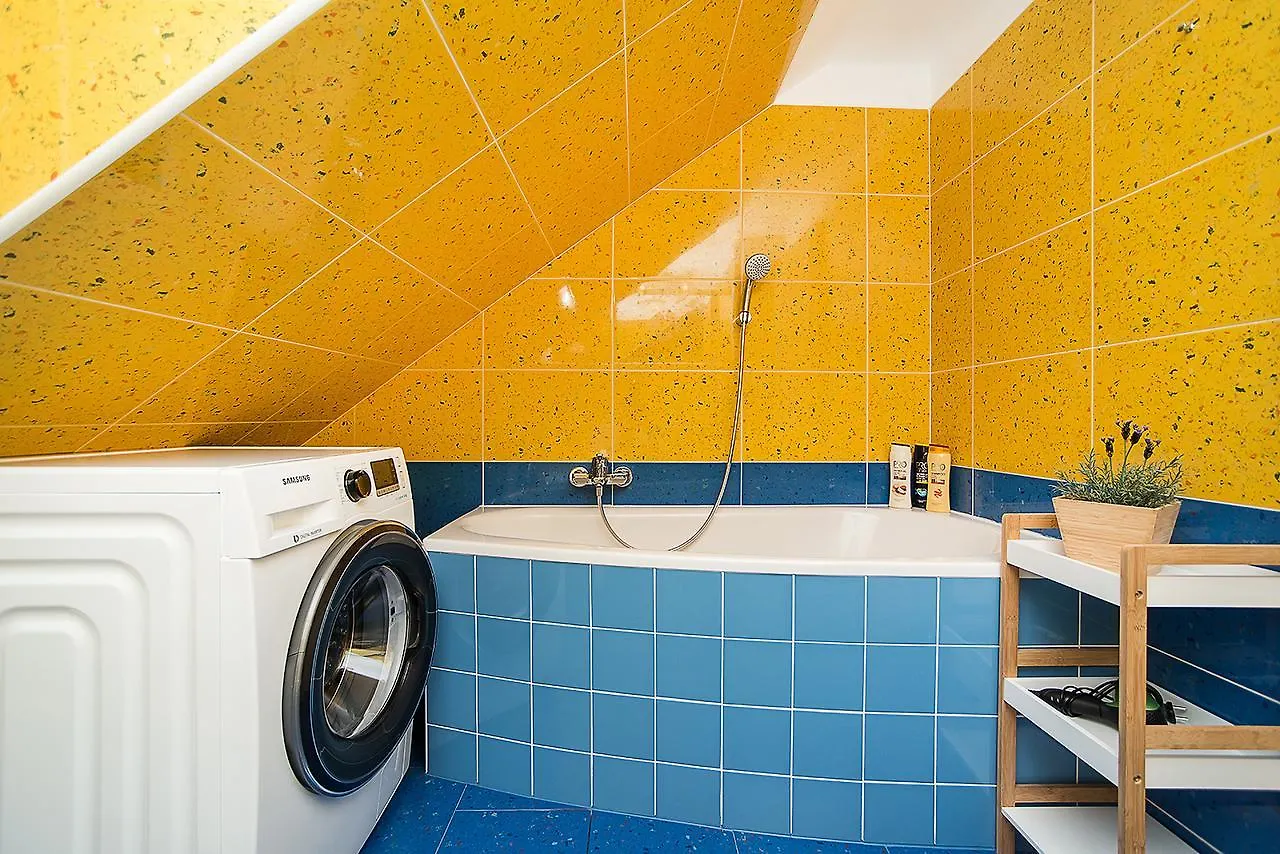 Castle View Apartment With 3 Balconies Ideal For Groups By Easybnb Prag Tschechische Republik