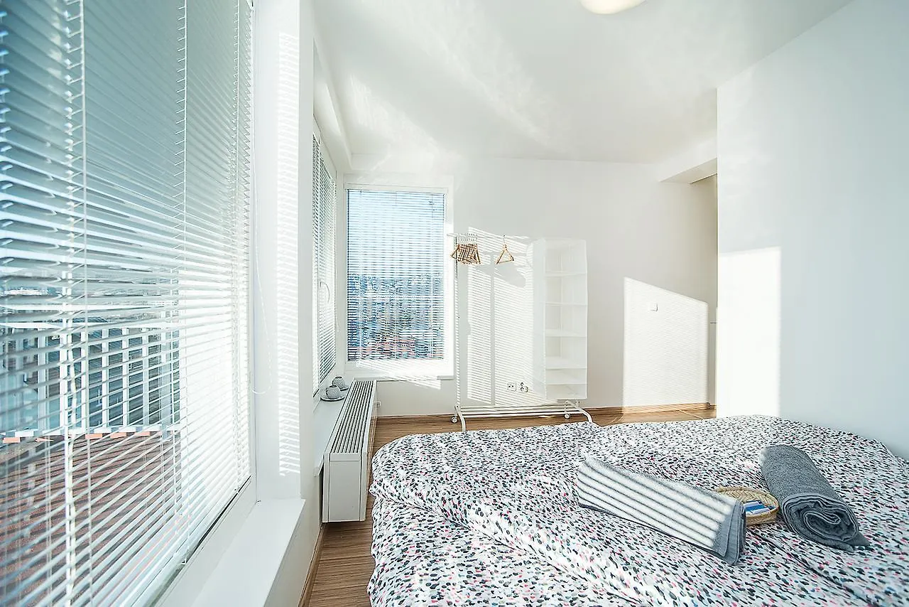 Castle View Apartment With 3 Balconies Ideal For Groups By Easybnb Prag