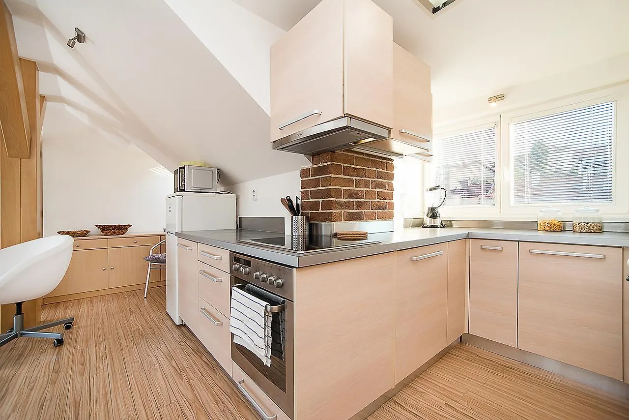 Castle View Apartment With 3 Balconies Ideal For Groups By Easybnb Praga