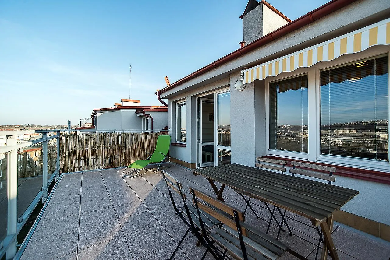 Castle View Apartment With 3 Balconies Ideal For Groups By Easybnb Prag Tschechische Republik
